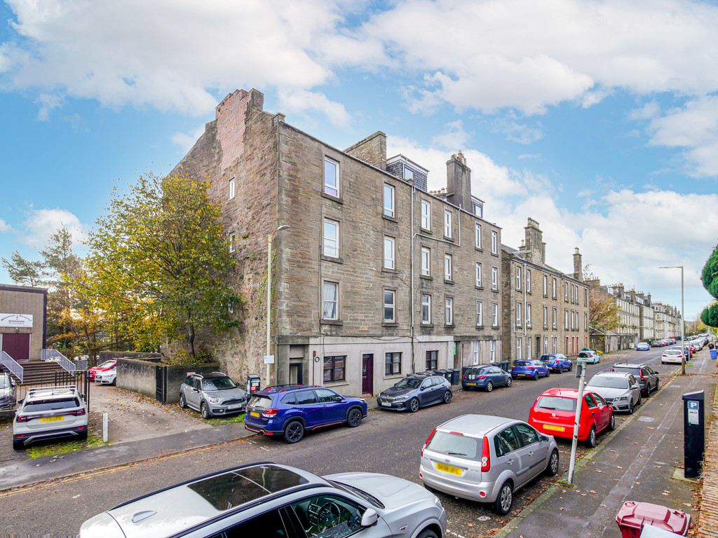 1 bed 1st Floor Flat for rent in Dundee. From Martin & Co - Dundee