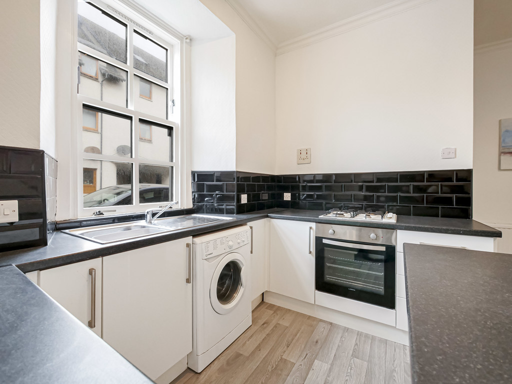 2 bed Apartment for rent in Scotland. From Martin & Co - Dundee