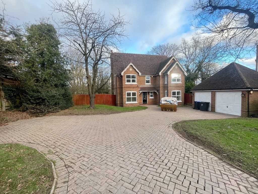 5 bed Detached House for rent in Berkshire. From Martin & Co - Slough