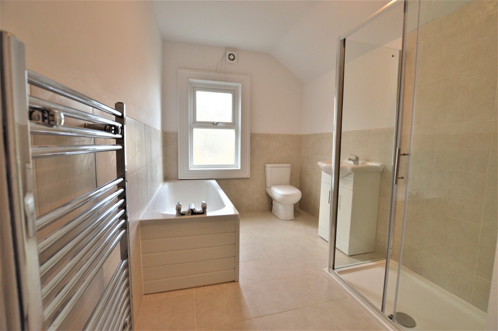 2 bed Mid Terraced House for rent in Berkshire. From Martin & Co - Slough