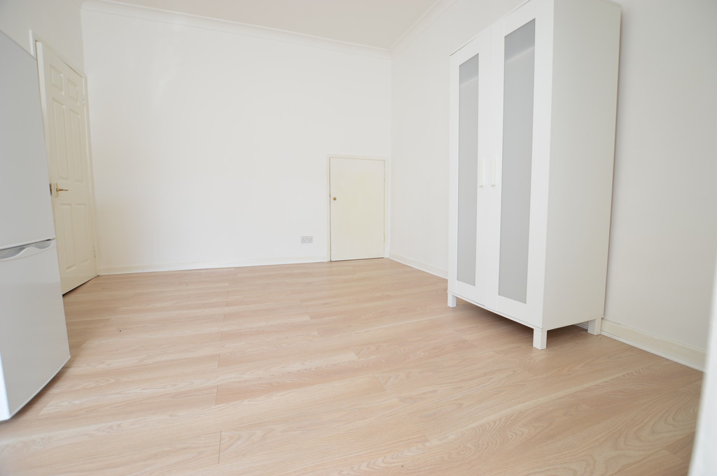 0 bed Apartment for rent in Berkshire. From Martin & Co - Slough