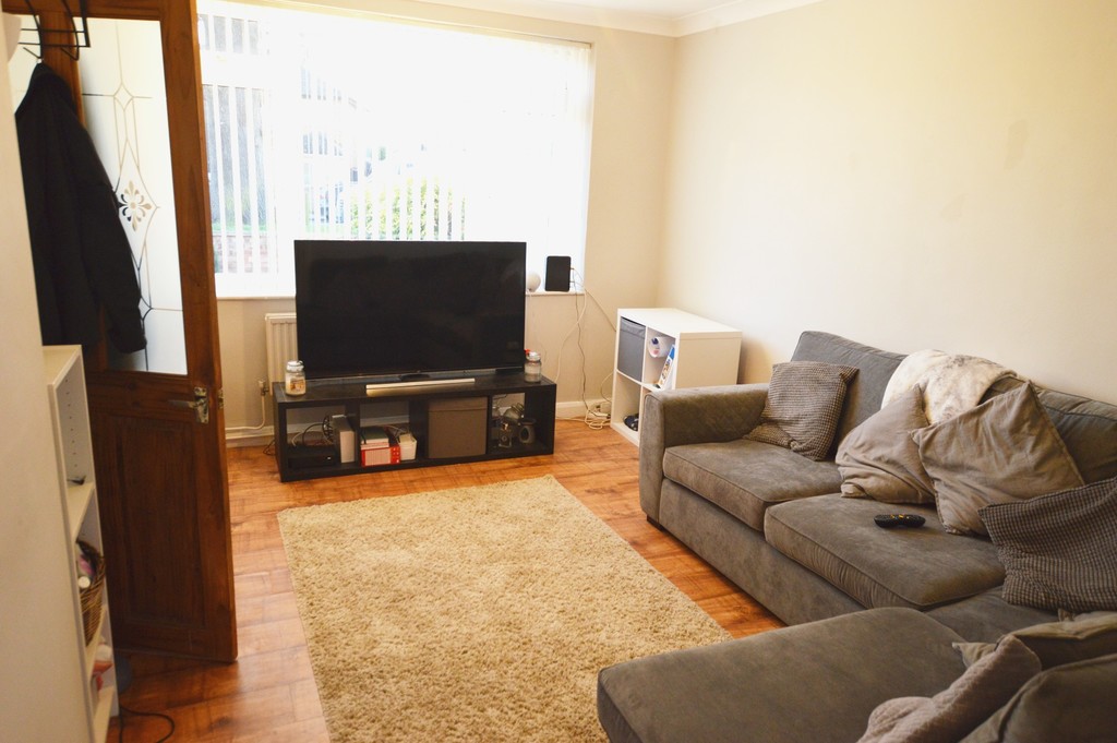 2 bed Mid Terraced House for rent in Berkshire. From Martin & Co - Slough
