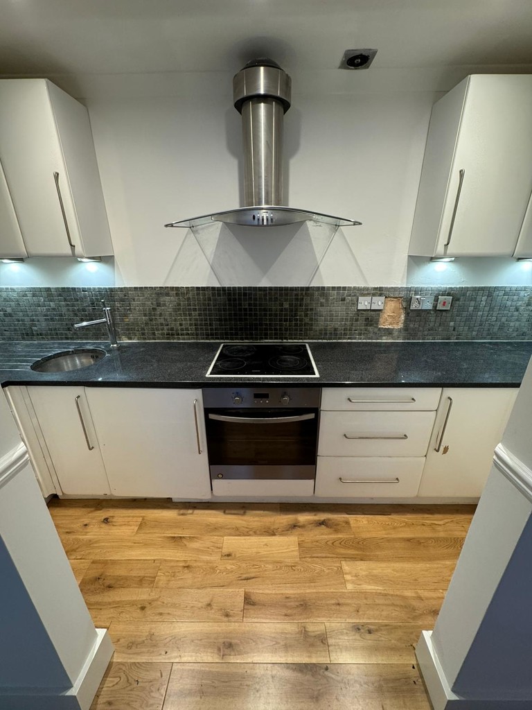2 bed Apartment for rent in Berkshire. From Martin & Co - Slough