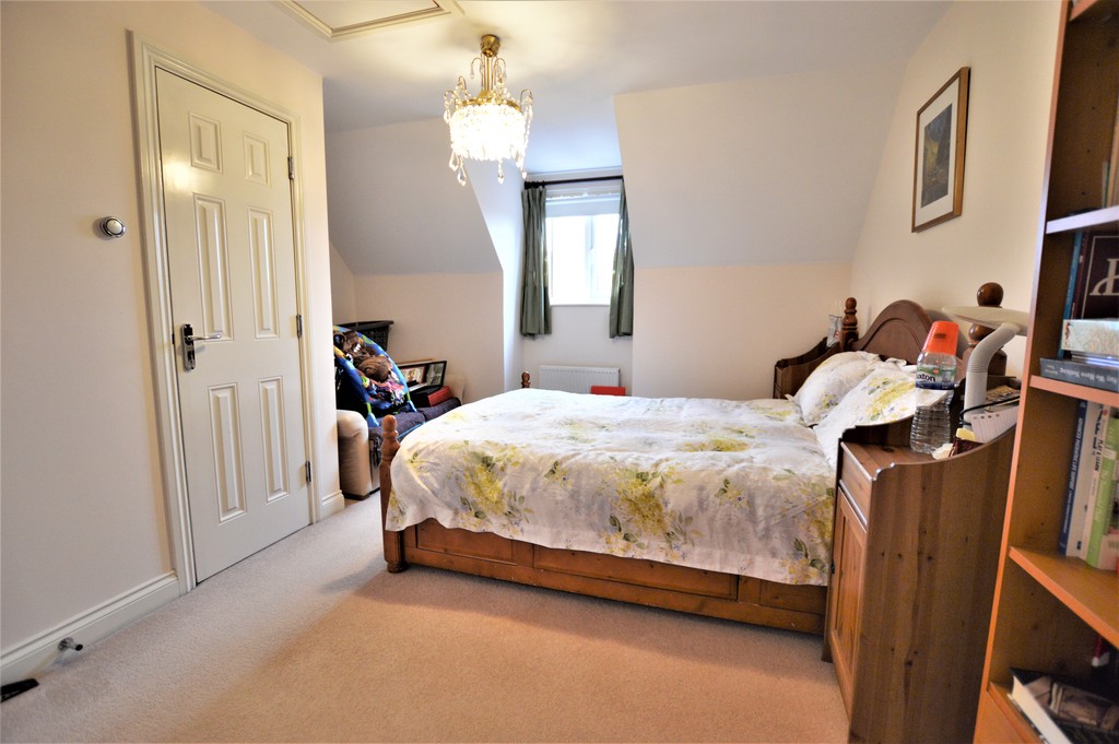 3 bed Town House for rent in Berkshire. From Martin & Co - Slough