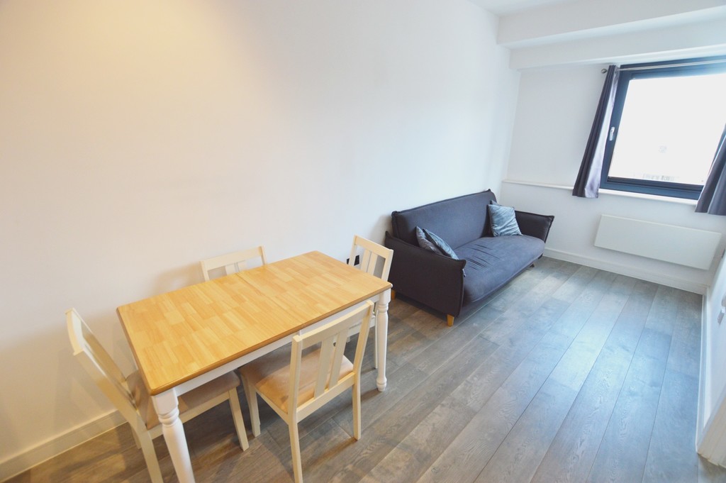 1 bed Apartment for rent in Berkshire. From Martin & Co - Slough