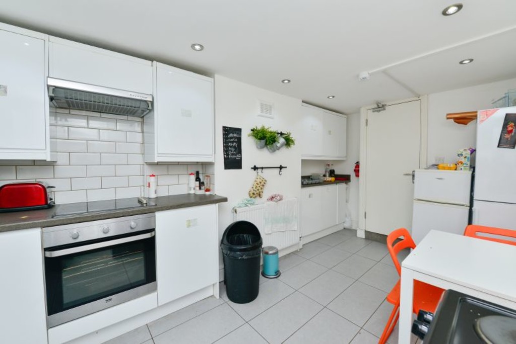 0 bed House Share for rent in London . From Martin & Co - Balham