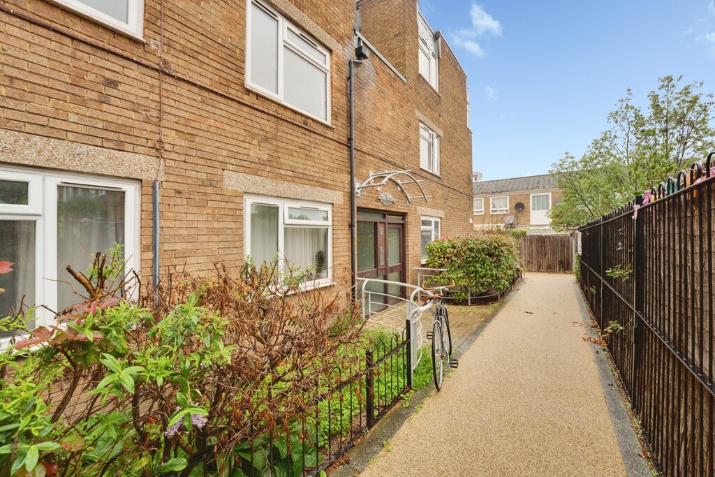 1 bed 1st Floor Flat for rent in London. From Martin & Co - Balham