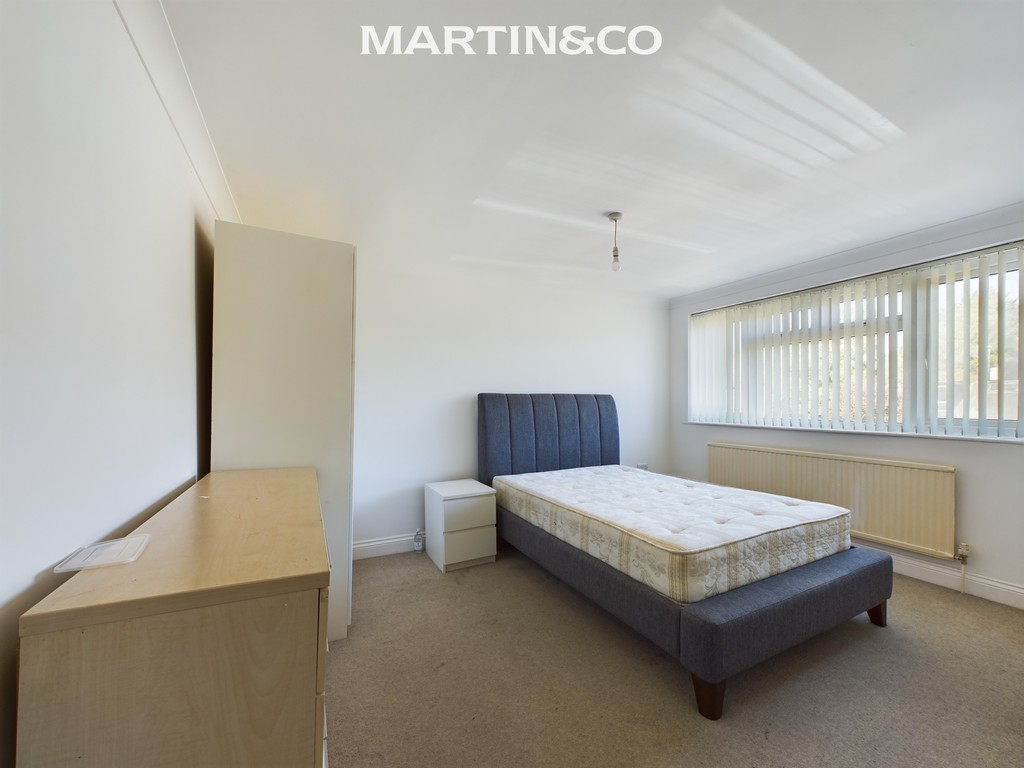 1 bed Room for rent in Middlesex. From Martin & Co - Staines