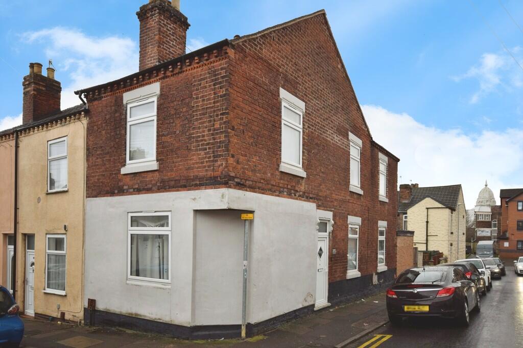 3 bed End of Terrace for rent in Hanchurch. From Martin & Co - Stoke On Trent