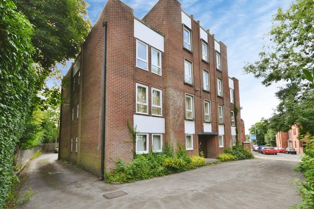 2 bed 1st Floor Flat for rent in Newcastle-under-Lyme. From Martin & Co - Stoke On Trent