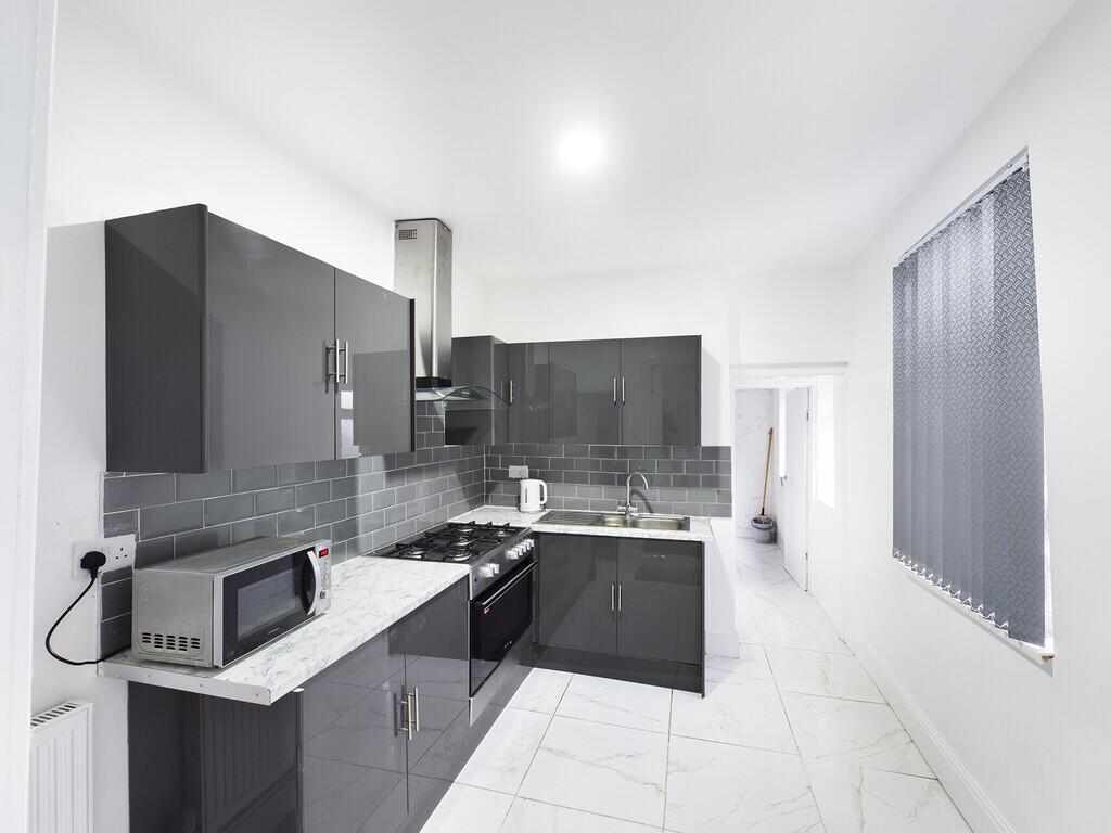 5 bed Mid Terraced House for rent in Brown Edge. From Martin & Co - Stoke On Trent 5 bed Mid Terraced House for rent in Brown Edge. From Martin & Co - Stoke On Trent