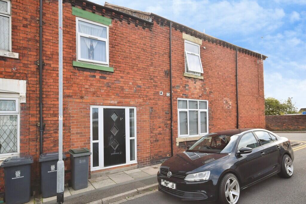 2 bed Apartment for rent in Brown Edge. From Martin & Co - Stoke On Trent