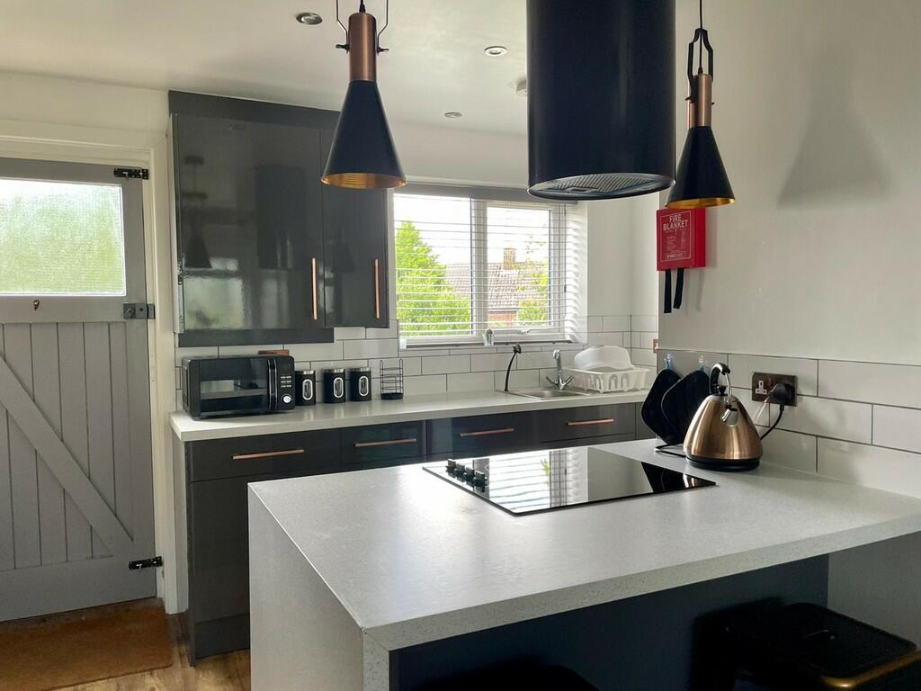 5 bed Mid Terraced House for rent in Winchester. From Martin & Co - Winchester