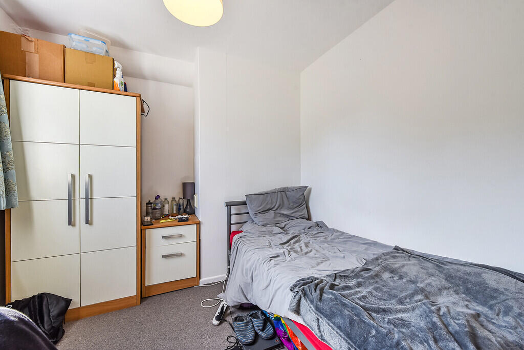 5 bed House Share for rent in Winchester. From Martin & Co - Winchester