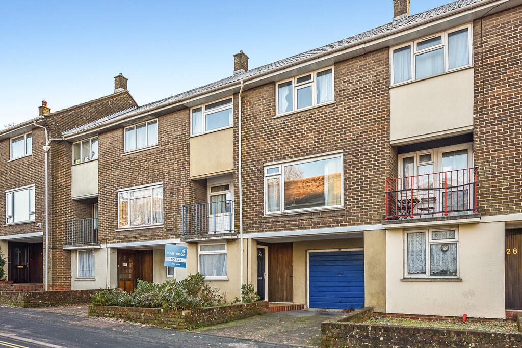 4 bed Mid Terraced House for rent in Winchester. From Martin & Co - Winchester