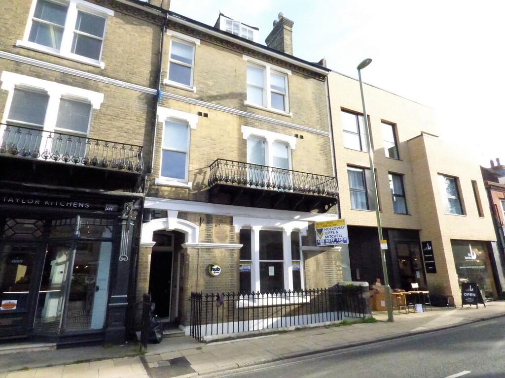 4 bed Apartment for rent in Winchester. From Martin & Co - Winchester