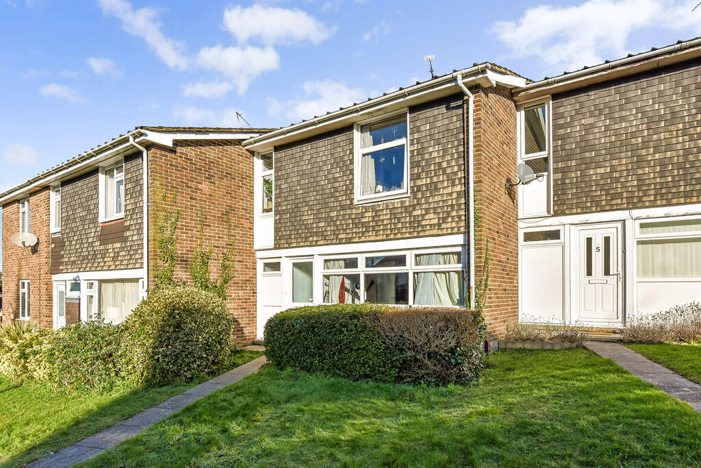 4 bed Mid Terraced House for rent in Winchester. From Martin & Co - Winchester