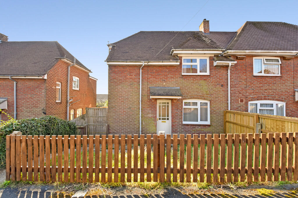 5 bed Semi Detached for rent in Winchester. From Martin & Co - Winchester