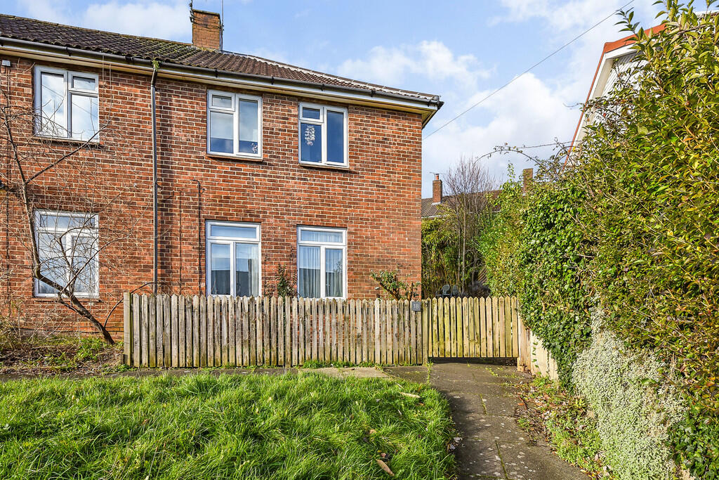 5 bed Semi Detached for rent in Winchester. From Martin & Co - Winchester