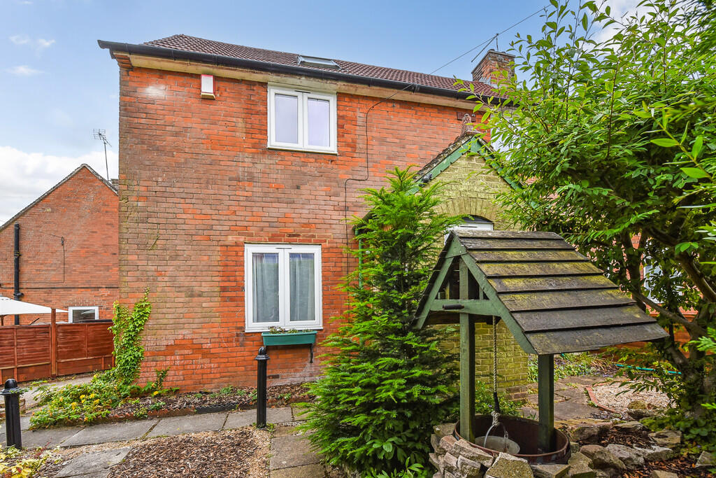 4 bed Semi Detached for rent in Winchester. From Martin & Co - Winchester