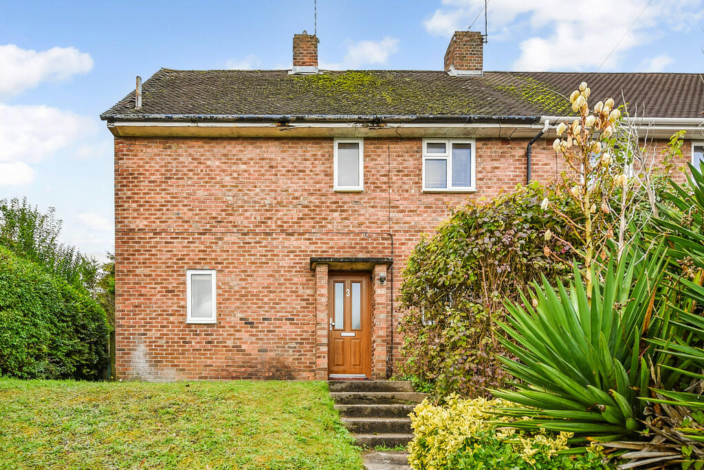 5 bed Semi Detached for rent in Winchester. From Martin & Co - Winchester