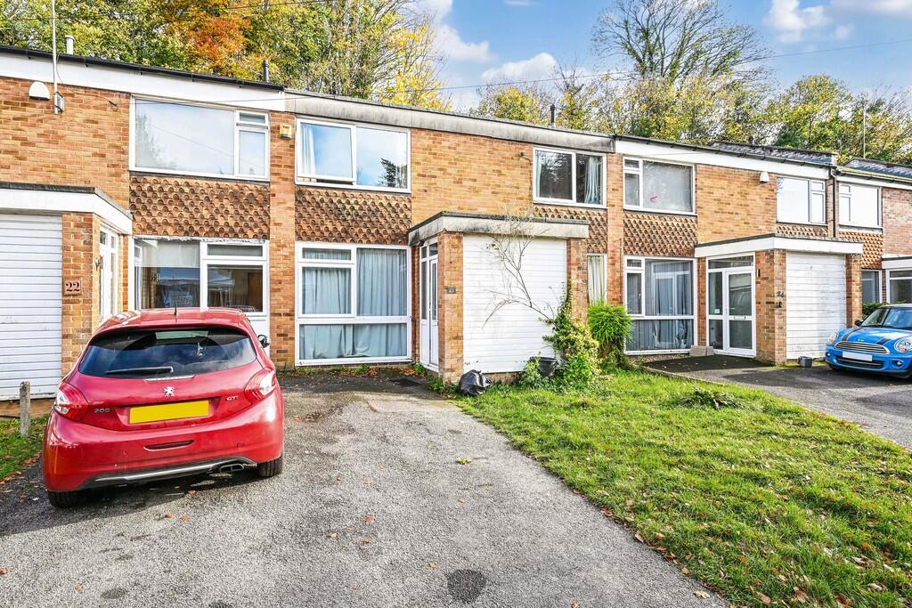 5 bed Mid Terraced House for rent in Winchester. From Martin & Co - Winchester