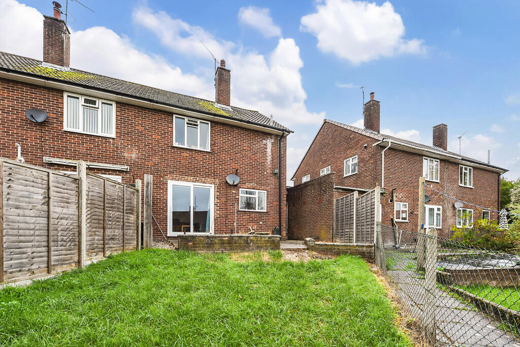 5 bed Semi Detached for rent in Winchester. From Martin & Co - Winchester