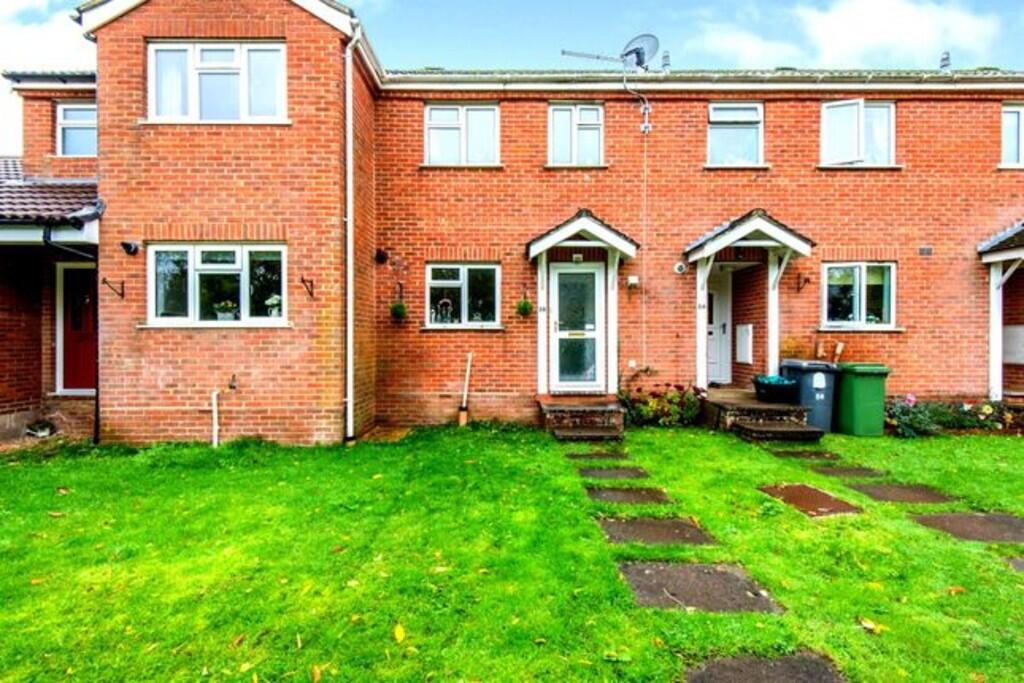 2 bed Mid Terraced House for rent in Winchester. From Martin & Co - Winchester
