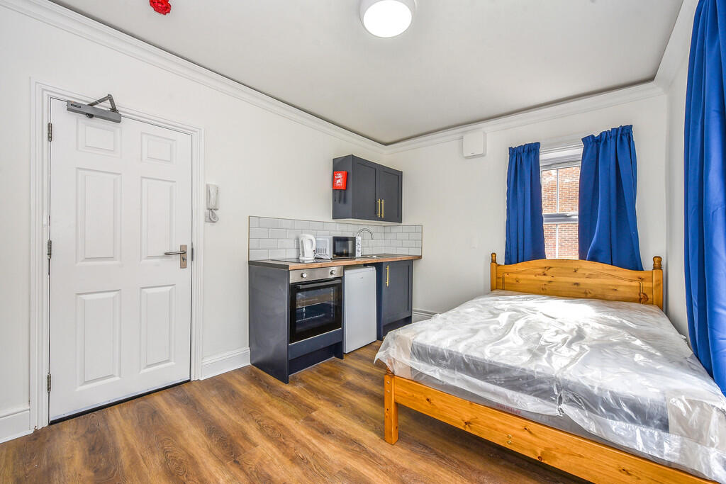 1 bed House Share for rent in Winchester. From Martin & Co - Winchester