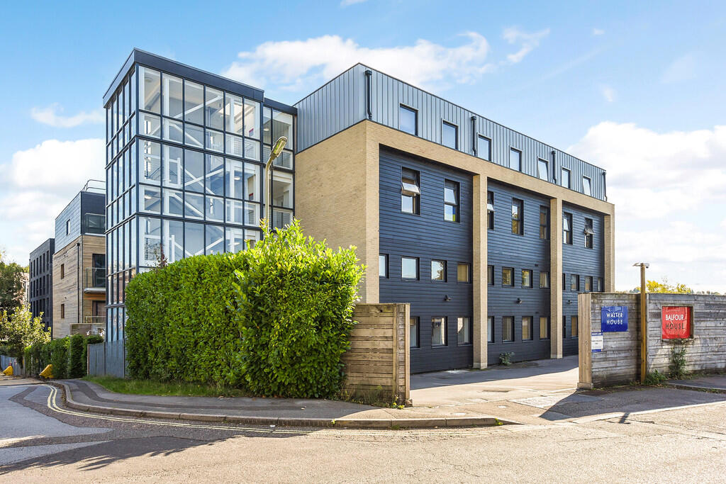 2 bed Apartment for rent in Winchester. From Martin & Co - Winchester