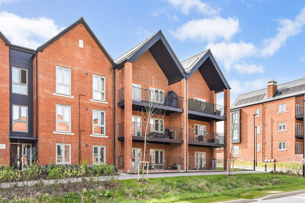2 bed Apartment for rent in Winchester. From Martin & Co - Winchester