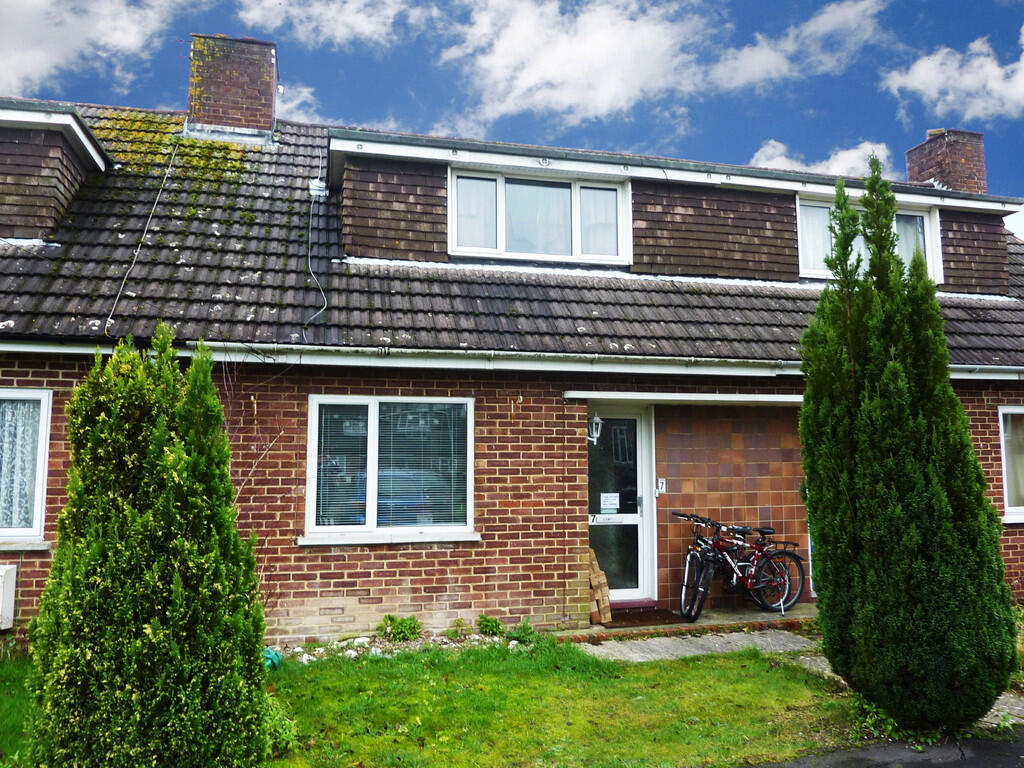 1 bed Mid Terraced House for rent in Harestock. From Martin & Co - Winchester