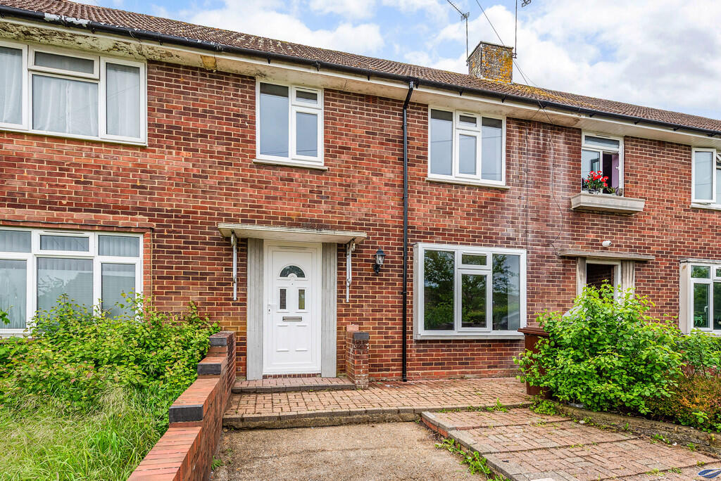 3 bed Mid Terraced House for rent in Winchester. From Martin & Co - Winchester