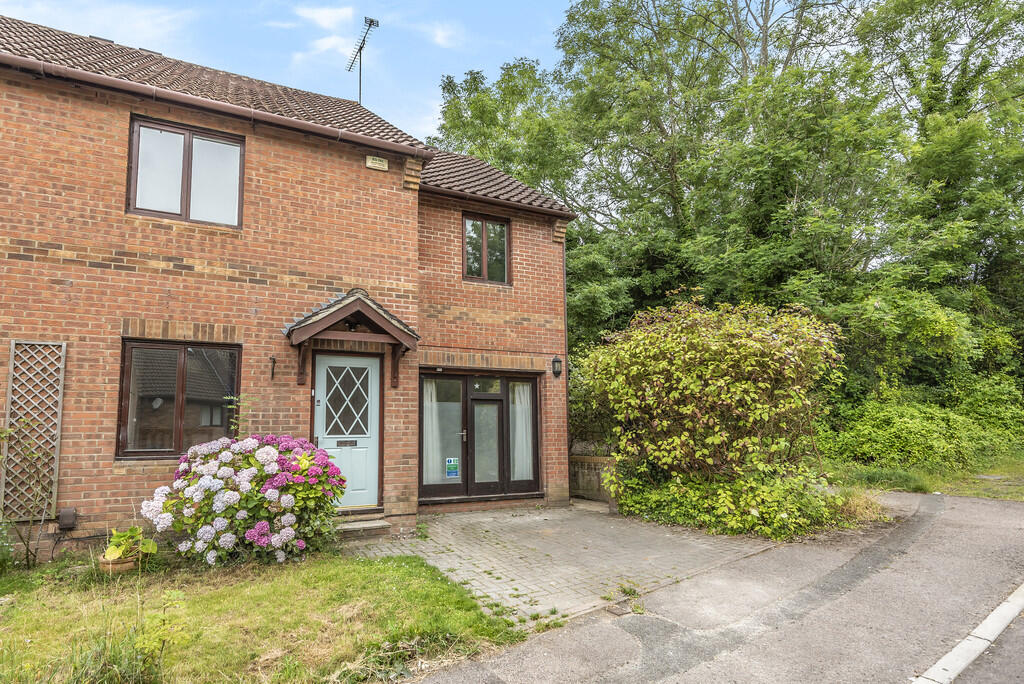 1 bed Semi Detached for rent in Harestock. From Martin & Co - Winchester