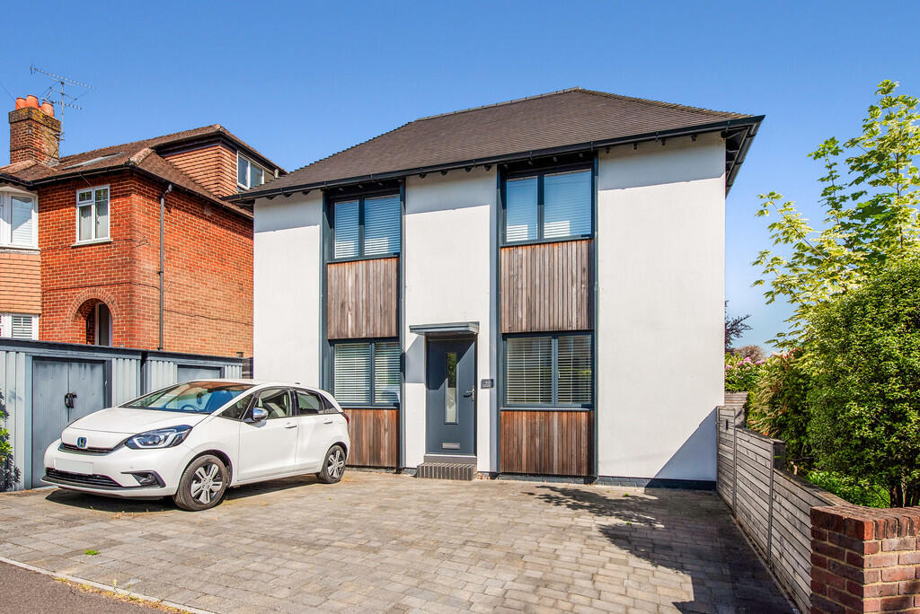 2 bed Apartment for rent in Harestock. From Martin & Co - Winchester