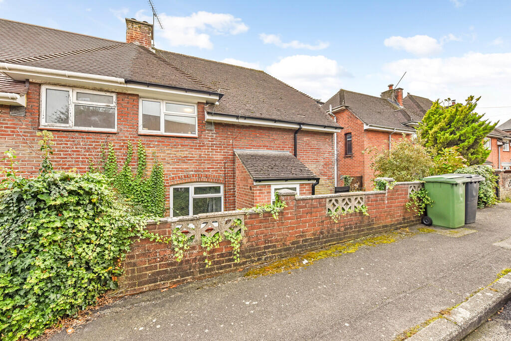 1 bed House Share for rent in Winchester. From Martin & Co - Winchester