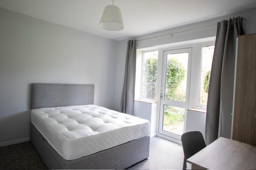 1 bed House Share for rent in Harestock. From Martin & Co - Winchester