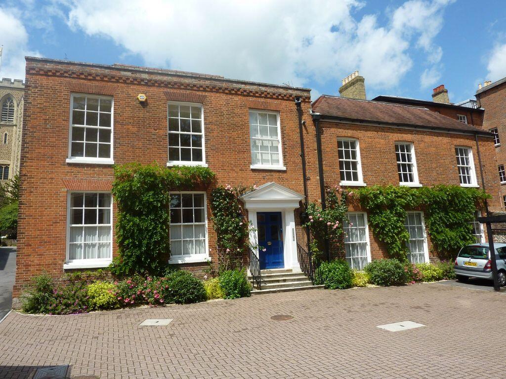 1 bed 1st Floor Flat for rent in Winchester. From Martin & Co - Winchester