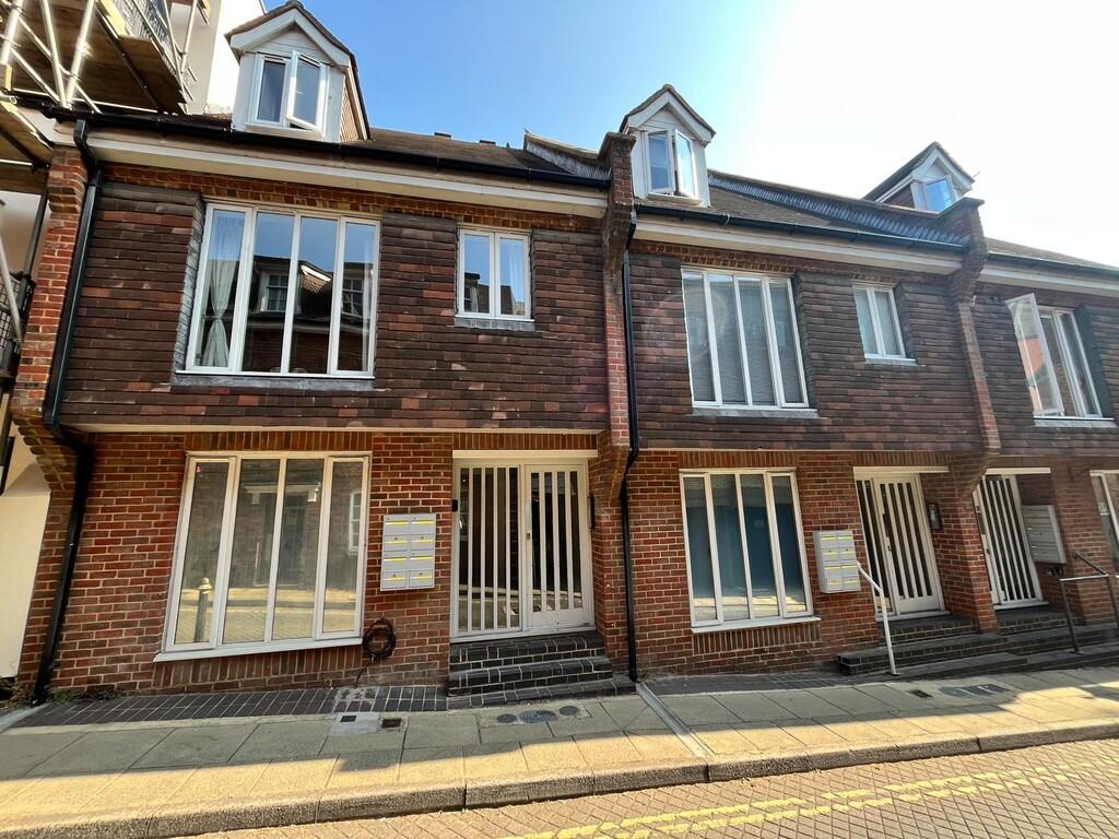1 bed Apartment for rent in Winchester. From Martin & Co - Winchester