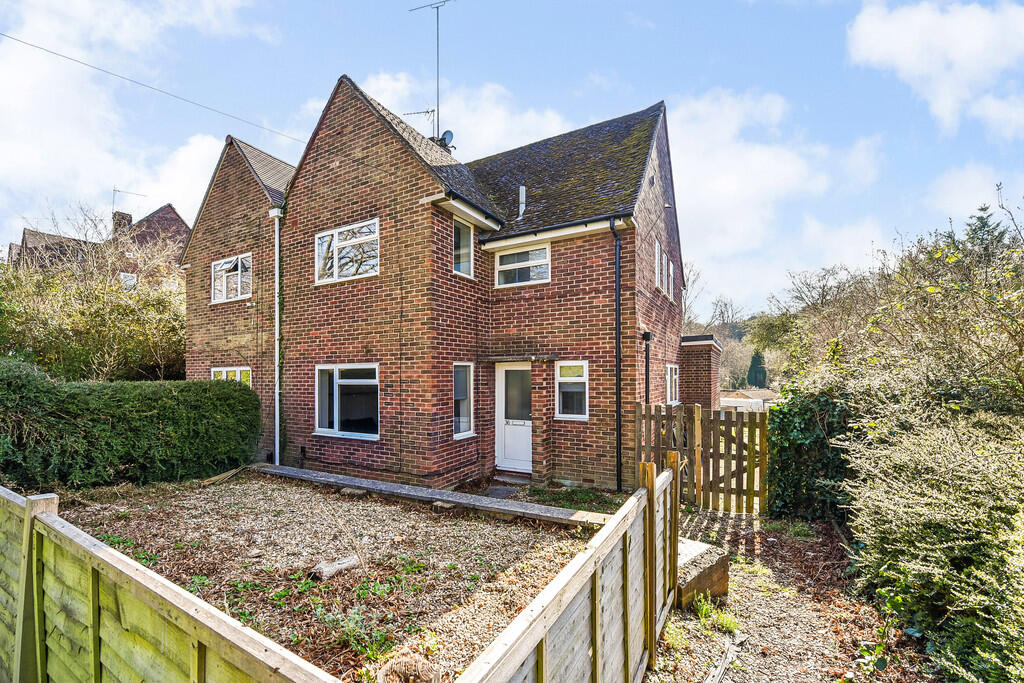 1 bed House Share for rent in Winchester. From Martin & Co - Winchester