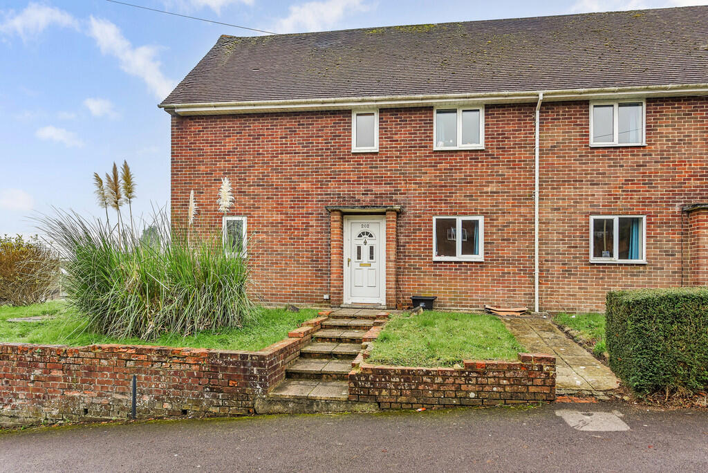 5 bed House Share for rent in Harestock. From Martin & Co - Winchester