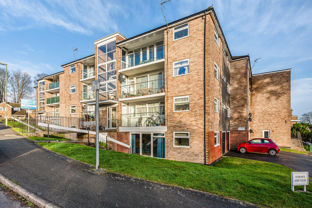 2 bed Apartment for rent in Winchester. From Martin & Co - Winchester