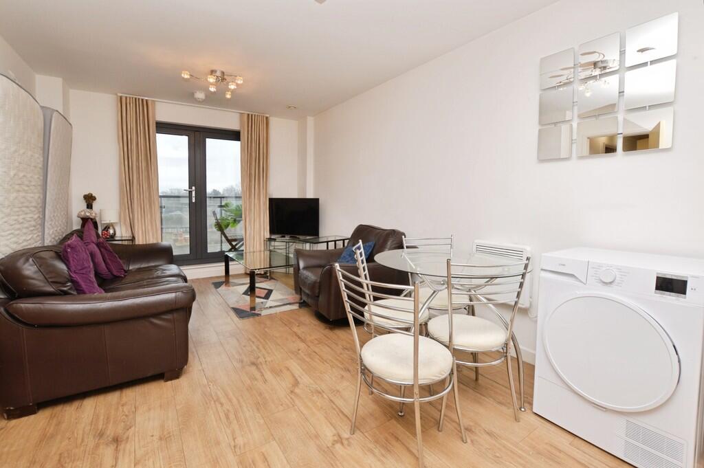2 bed Apartment for rent in Pyle Hill. From Martin & Co - Woking