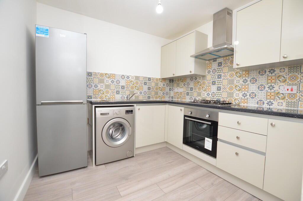 2 bed House (unspecified) for rent in Woking. From Martin & Co - Woking