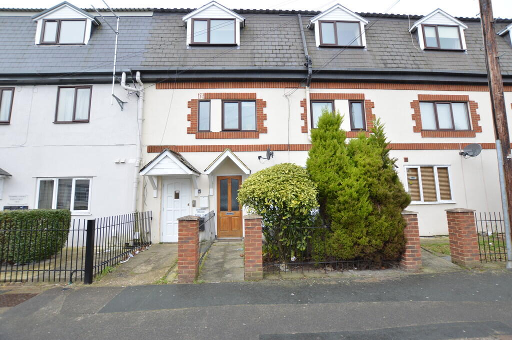 1 bed 1st Floor Flat for rent in Woking. From Martin & Co - Woking