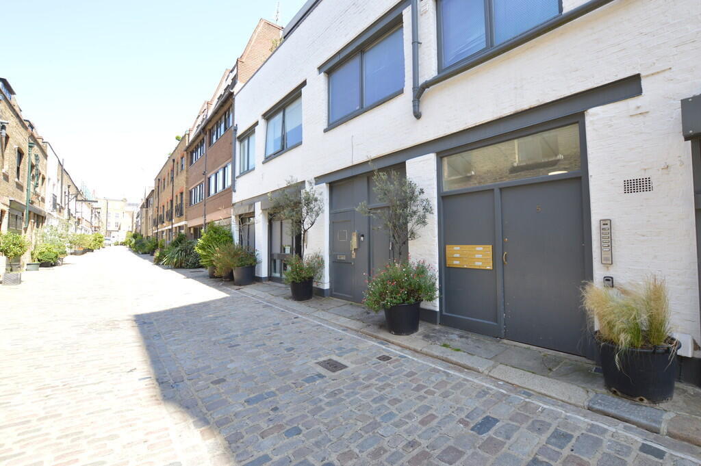1 bed Apartment for rent in Islington. From Martin & Co - Woking