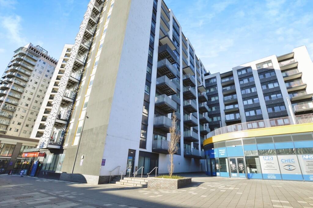 2 bed Apartment for rent in Ilford. From Martin & Co - Woking