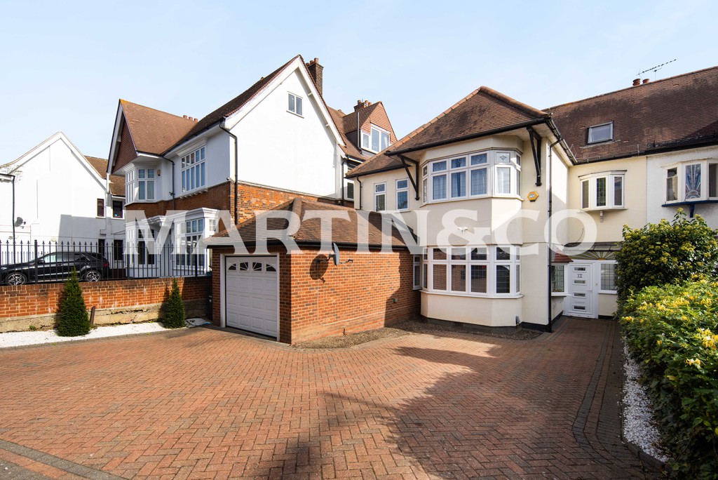 6 bed Semi-Detached House for rent in London. From Martin & Co - Wanstead