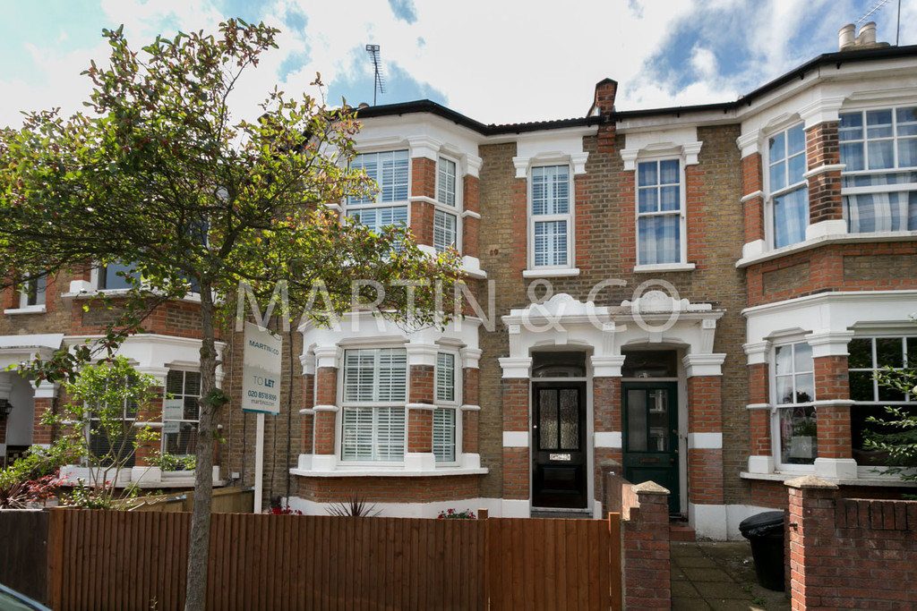 4 bed Detached House for rent in Redbridge. From Martin & Co - Wanstead