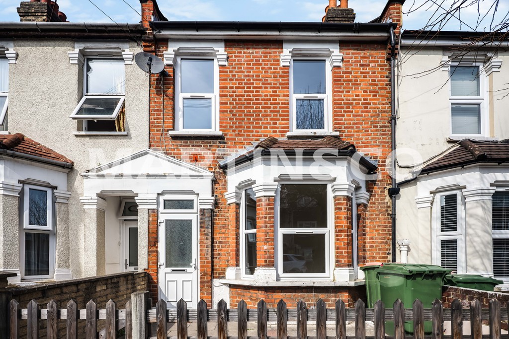 3 bed Mid Terraced House for rent in Newham. From Martin & Co - Wanstead